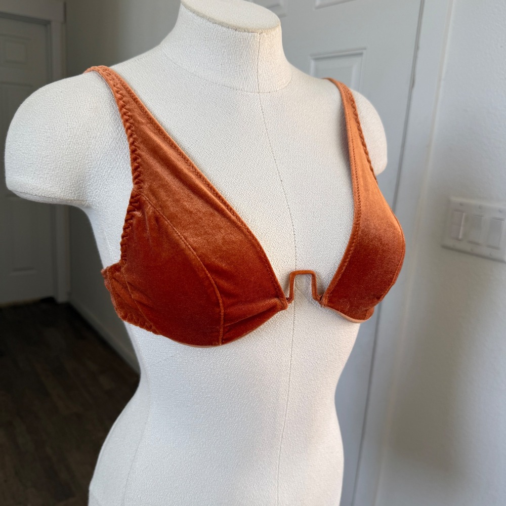 Out From Under Urban Outfitters Orange Velvet V-Wire Plunge Bralette Size M